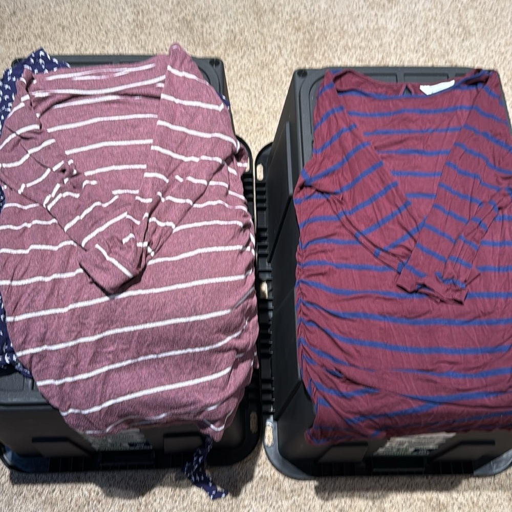 Lot of 6 Maternity tops-4 short sleeve, 2 long sleeve - Picture 6 of 6